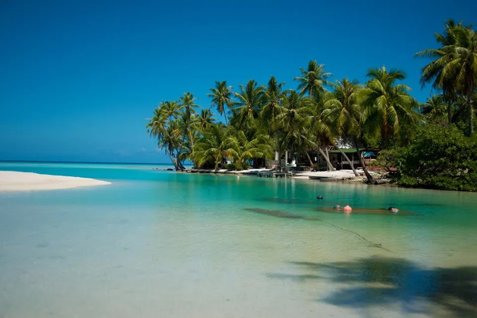La pension Punua et Moana vue depuis le Lagon Vert